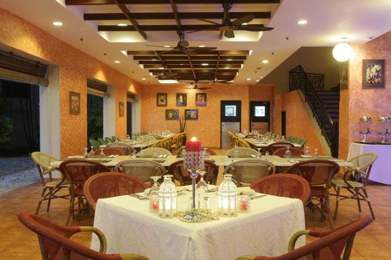 더 마젤란 수테라 리조트 코타키나발루 외부 사진 The restaurant at the hotel