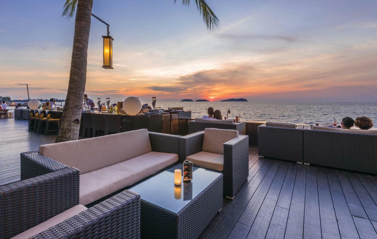 더 마젤란 수테라 리조트 코타키나발루 외부 사진 Sunset at the beach bar