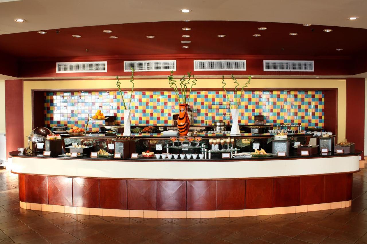 더 마젤란 수테라 리조트 코타키나발루 외부 사진 A salad bar